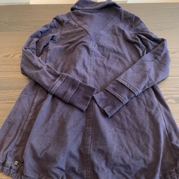 Lululemon Gratitude Wrap | Black Swan | 6 - Picture 3 of 3